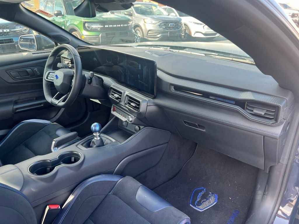 2025 Ford Mustang Dark Horse