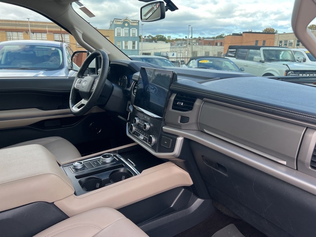 2022 Ford Expedition Max XLT