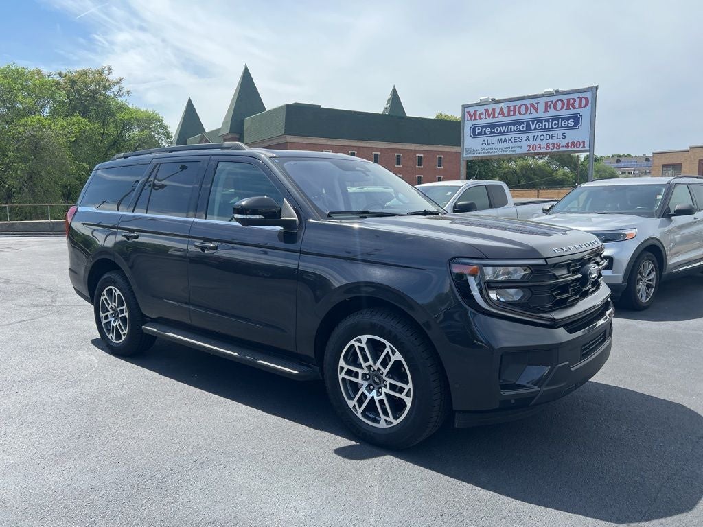 2025 Ford Expedition's photo