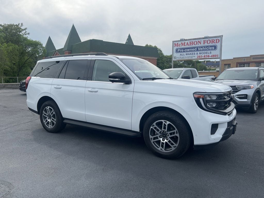 2025 Ford Expedition's photo