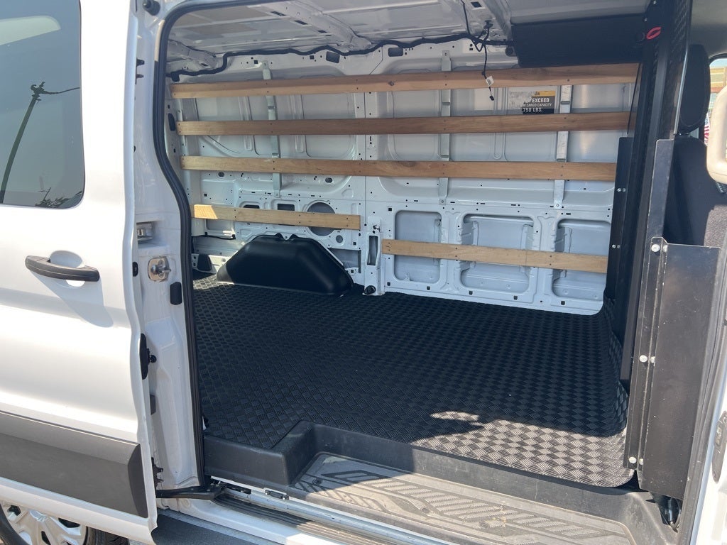2022 Ford Transit-250 Base