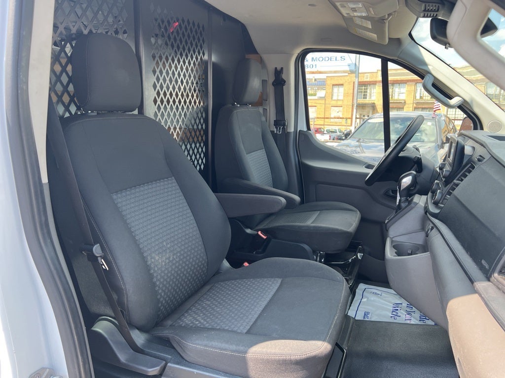 2022 Ford Transit-250 Base
