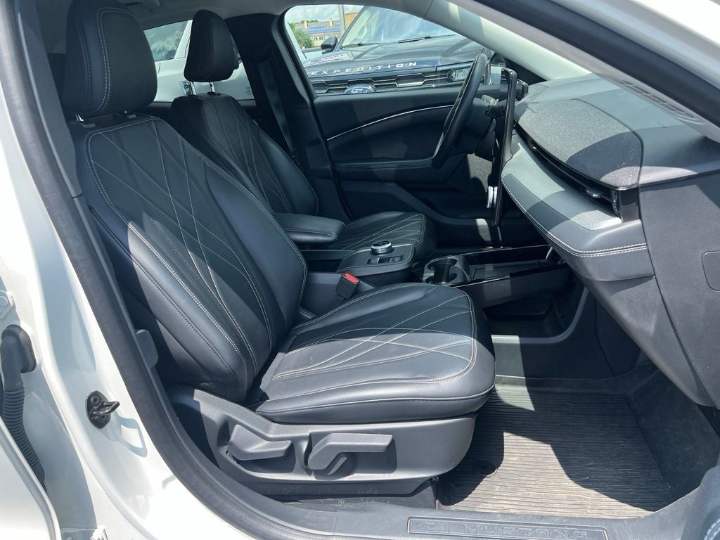 2022 Ford Mustang Mach-E Select
