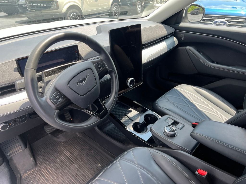 2022 Ford Mustang Mach-E Select