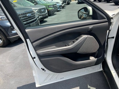 2022 Ford Mustang Mach-E Select