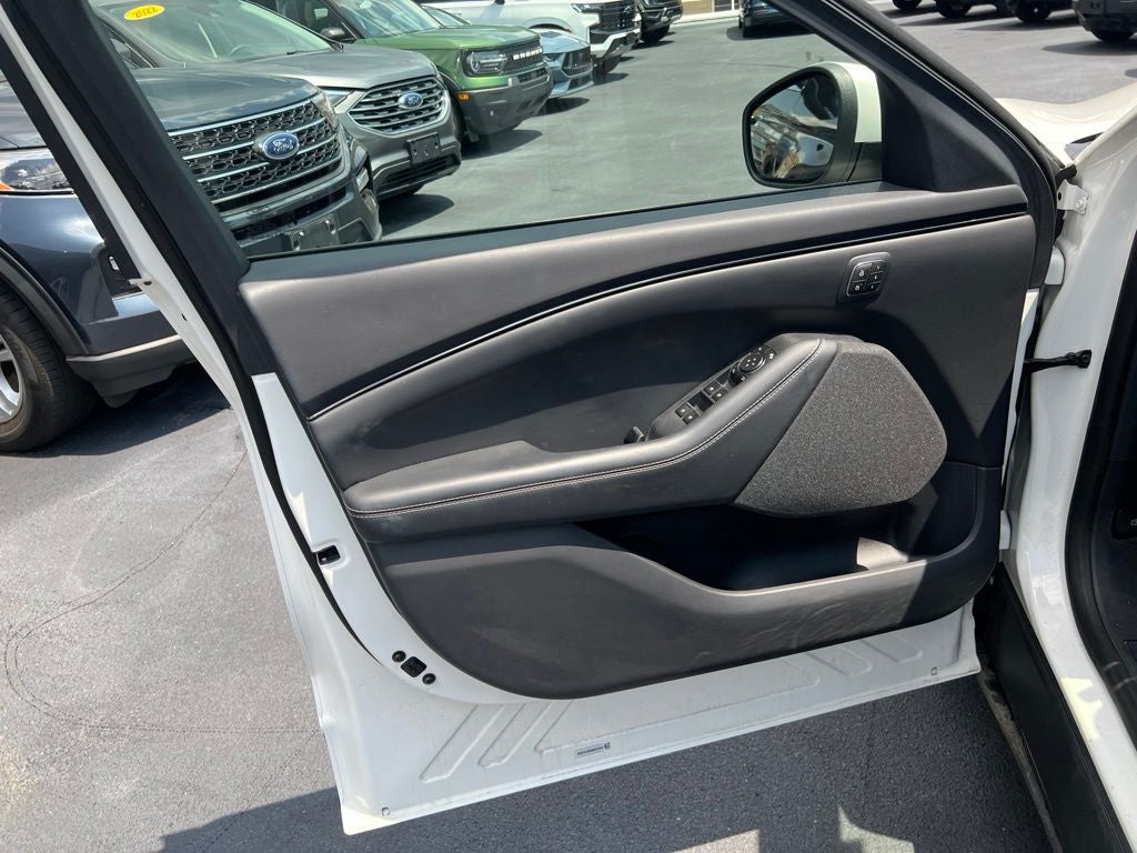 2022 Ford Mustang Mach-E Select